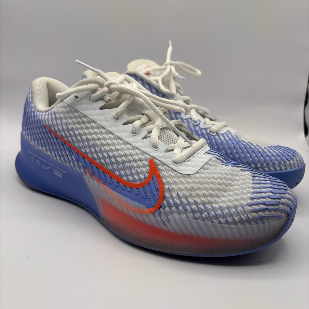 NikeCourt Air Zoom Vapor 11 Women's Size 10 Hard Court DR6965-106 White And Blue - Picture 1 of 13